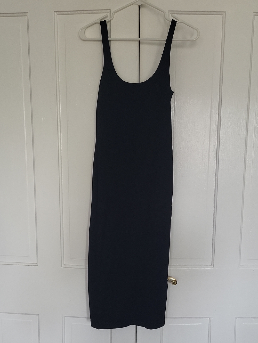 Classic Black Scoop Neck Bodycon Dress